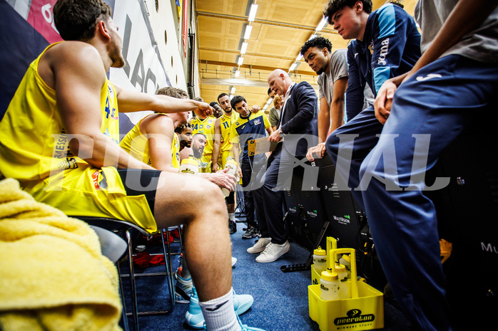 Basketball, Win2Day Superliga 2023/24, Grunddurchgang 6.Runde, SKN St. Pölten, Vienna Timberwolves, Mike Coffin (Head Coach), SKN St. Pölten