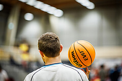 Basketball, Win2Day Superliga 2023/24, Grunddurchgang 6.Runde, SKN St. Pölten, Vienna Timberwolves, ball, feature
