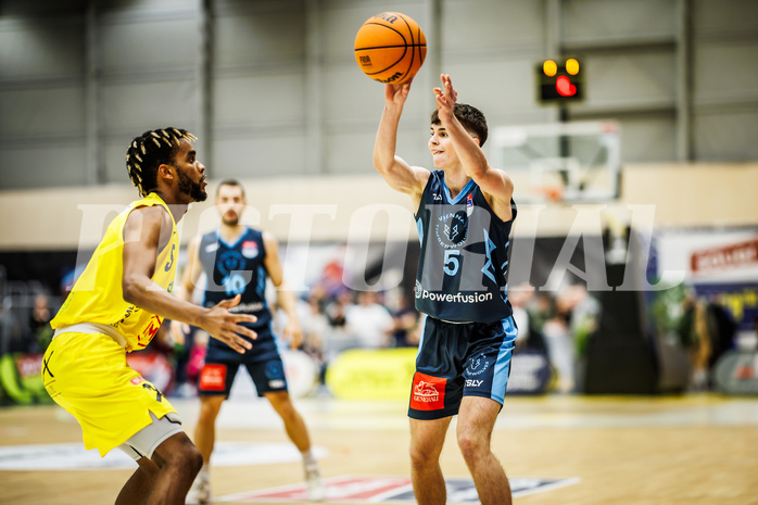 Basketball, Win2Day Superliga 2023/24, Grunddurchgang 6.Runde, SKN St. Pölten, Vienna Timberwolves, Jakob Konzet (5)