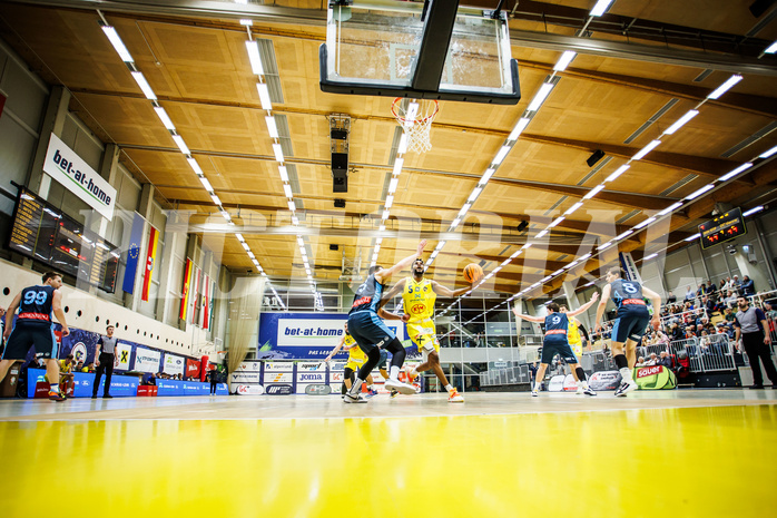 Basketball, Win2Day Superliga 2023/24, Grunddurchgang 6.Runde, SKN St. Pölten, Vienna Timberwolves, Michael Anthony Randolph Jr. (5)