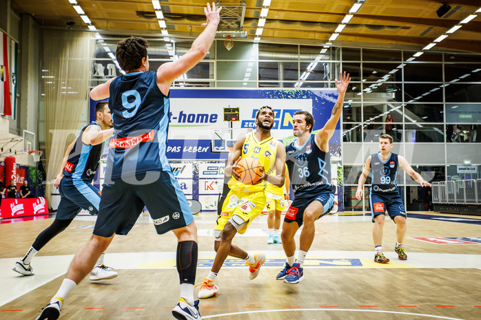Basketball, Win2Day Superliga 2023/24, Grunddurchgang 6.Runde, SKN St. Pölten, Vienna Timberwolves, Michael Anthony Randolph Jr. (5)