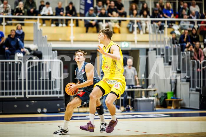 Basketball, Win2Day Superliga 2023/24, Grunddurchgang 6.Runde, SKN St. Pölten, Vienna Timberwolves, Elias Wlasak (8)