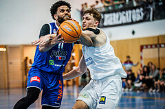 Basketball, Basketball Zweite Liga 2024/25, Viertelfinale Spiel 2, UDW Alligators, Kufstein Towers, Samme Samoro Njie Unger (11), Luis Göd (2)#