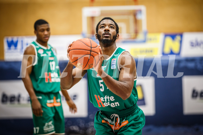 Basketball, bet-at-home Basketball Superliga 2021/22, Grunddurchgang 5.Runde, Traiskirchen Lions, Kapfenberg Bulls, Joshua Scott (5)
