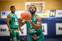 Basketball, bet-at-home Basketball Superliga 2021/22, Grunddurchgang 5.Runde, Traiskirchen Lions, Kapfenberg Bulls, Joshua Scott (5)