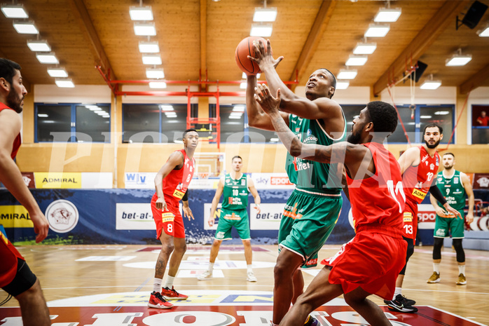 Basketball, bet-at-home Basketball Superliga 2021/22, Grunddurchgang 5.Runde, Traiskirchen Lions, Kapfenberg Bulls, Kareem Jamar (17)