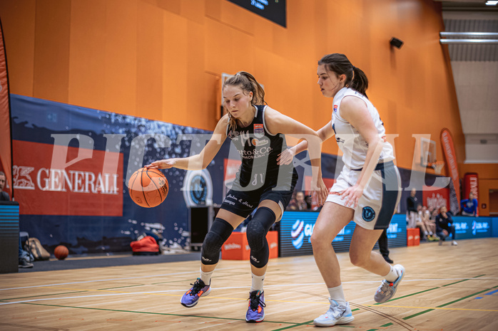 Basketball, Win2Day Basketball Damen Superliga 2022/23, Grunddurchgang 13.Runde, Vienna Timberwolves, Basket Flames, Lara Brunner (14), Lilian Schwarzenecker (12)