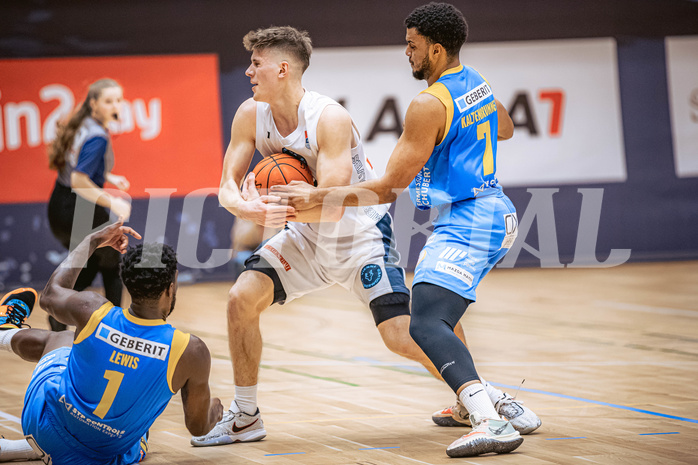 Basketball, Win2Day Superliga 2022/23, Grunddurchgang 22.Runde, Vienna Timberwolves, SKN St. Pölten Basketball, Jakob Lohr (12), Steven Kaltenbrunner (7)