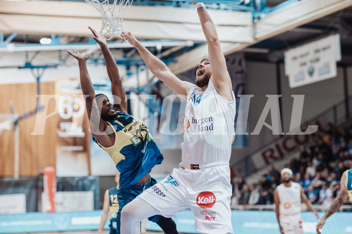 Basketball, Basketball Austria Cup 2023/24, Viertelfinale, Oberwart Gunners, UBSC Graz, Jeremy Smith (4), Daniel Koeppel (14)