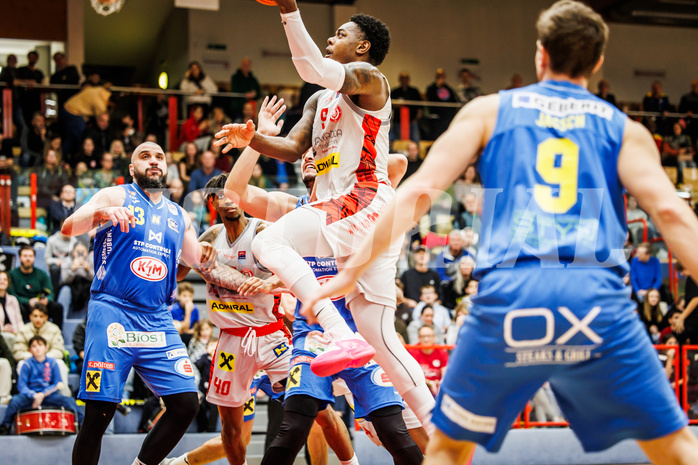 Basketball, Basketball Austria Cup 2023/24, Viertelfinale, Traiskirchen Lions, SKN St. Pölten, Davon Clare (5)