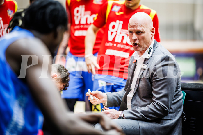 Basketball, Win2Day Superliga 2023/24, Grunddurchgang 13.Runde, Vienna Timberwolves, SKN St. Pölten, Mike Coffin (Head Coach)