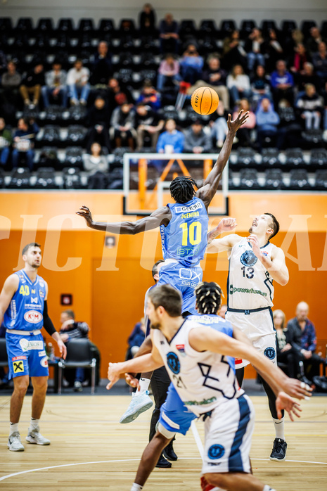 Basketball, Win2Day Superliga 2023/24, Grunddurchgang 13.Runde, Vienna Timberwolves, SKN St. Pölten, Ajiroghene Ogemuno-Johnson (10), Ziga Fifolt (13)