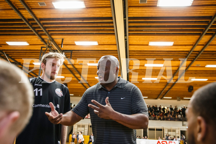 Basketball, Basketball Zweite Liga, Playoff: Viertelfinale 1. Spiel, Mattersburg Rocks, BBC Nord Dragonz, James WILLIAMS (Headcoach)
