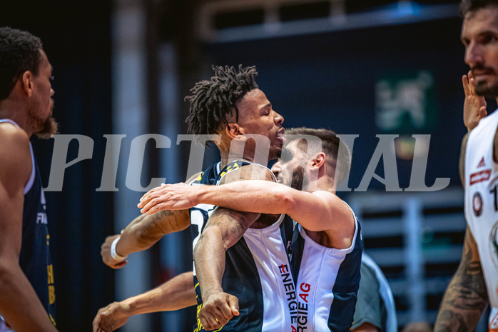 Basketball, Win2Day Superliga 2022/23, Grunddurchgang 1.Runde, Supercup, BC GGMT Vienna, Gmunden Swans, Urald King (20), Daniel Friedrich (6)