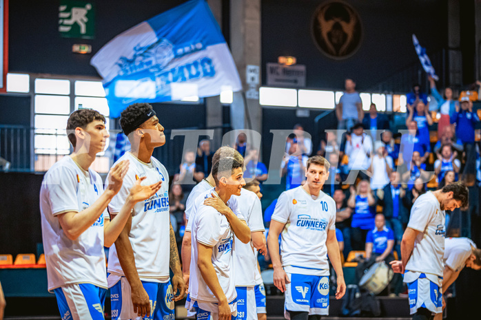 Basketball, Win2Day Superliga 2022/23, 8. Platzierungsrunde, BC Vienna, Oberwart Gunners, Oberwart Team, Oberwart Fans, Feature
