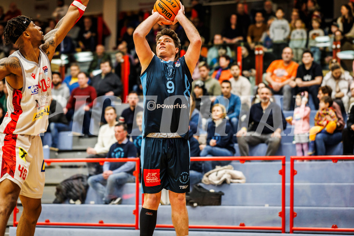 Basketball, win2day Basketball Superliga 2023/24, Grunddurchgang 20.Runde, Traiskirchen Lions, Vienna DC Timberwolves, Philipp D'Angelo (9)