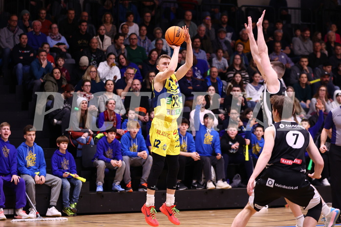 04.02.2024, Graz, Raiffeisen Sportpark Graz, Basketball Superliga 2023/24, Grunddurchgang, Runde 20, UBSC Raiffeisen Graz - OCS Capital Bulls 