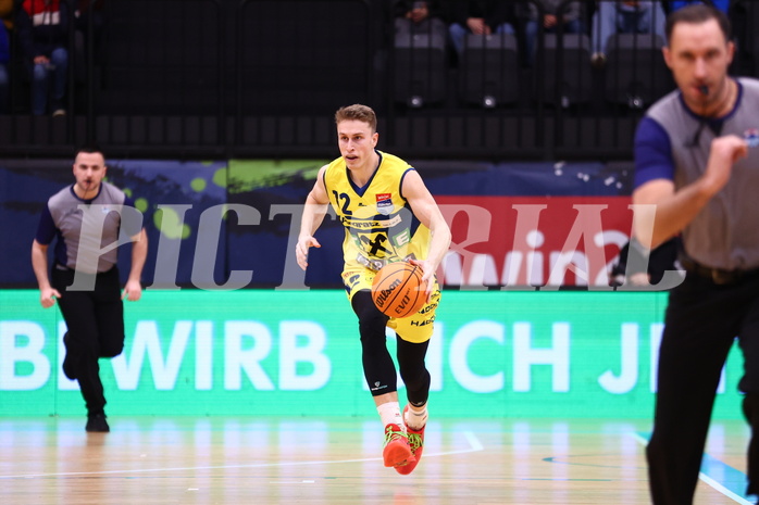 04.02.2024, Graz, Raiffeisen Sportpark Graz, Basketball Superliga 2023/24, Grunddurchgang, Runde 20, UBSC Raiffeisen Graz - OCS Capital Bulls 