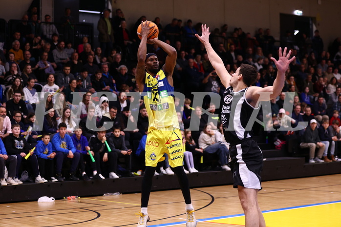 04.02.2024, Graz, Raiffeisen Sportpark Graz, Basketball Superliga 2023/24, Grunddurchgang, Runde 20, UBSC Raiffeisen Graz - OCS Capital Bulls 