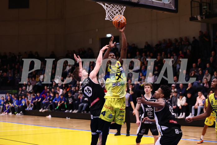 04.02.2024, Graz, Raiffeisen Sportpark Graz, Basketball Superliga 2023/24, Grunddurchgang, Runde 20, UBSC Raiffeisen Graz - OCS Capital Bulls 