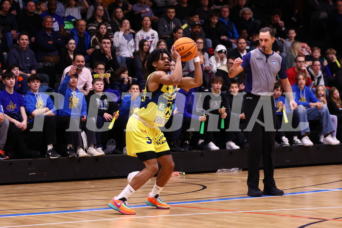 04.02.2024, Graz, Raiffeisen Sportpark Graz, Basketball Superliga 2023/24, Grunddurchgang, Runde 20, UBSC Raiffeisen Graz - OCS Capital Bulls 