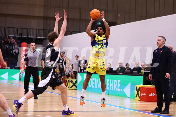 04.02.2024, Graz, Raiffeisen Sportpark Graz, Basketball Superliga 2023/24, Grunddurchgang, Runde 20, UBSC Raiffeisen Graz - OCS Capital Bulls 