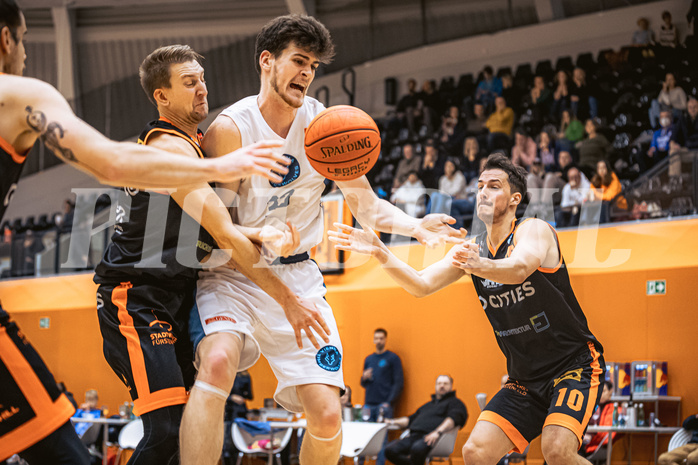 Basketball, Win2Day Superliga 2022/23, Grunddurchgang 11.Runde, Vienna Timberwolves, CITIES Panthers Fürstenfeld, Chris Vogt (33), Fabian Richter (10)