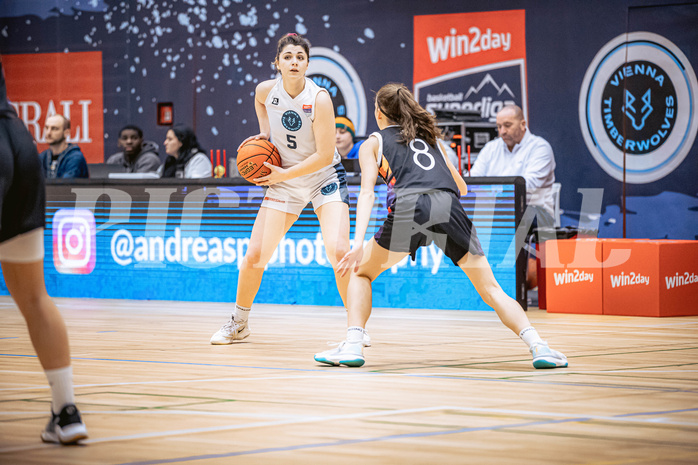 Basketball, Win2Day Basketball Damen Superliga 2022/23, Grunddurchgang 9.Runde, Vienna Timberwolves, Vienna United, Valentina Mraulak (5)