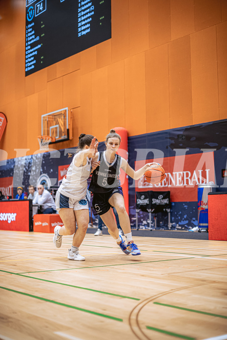 Basketball, Win2Day Basketball Damen Superliga 2022/23, Grunddurchgang 9.Runde, Vienna Timberwolves, Vienna United, Alona Dobrovolska (5)