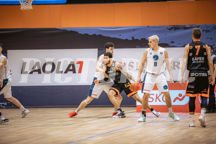 Basketball, Win2Day Superliga 2022/23, Grunddurchgang 11.Runde, Vienna Timberwolves, CITIES Panthers Fürstenfeld, Chris Vogt (33), Jaylen Butz (12)