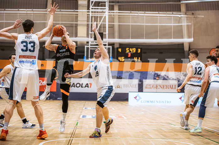 Basketball, Win2Day Superliga 2022/23, Grunddurchgang 11.Runde, Vienna Timberwolves, CITIES Panthers Fürstenfeld, Adnan Hajder (9)