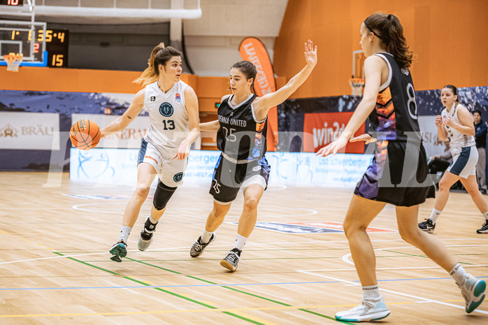 Basketball, Win2Day Basketball Damen Superliga 2022/23, Grunddurchgang 9.Runde, Vienna Timberwolves, Vienna United, Charlotte Schomburg (13), Klara Brunner (25)