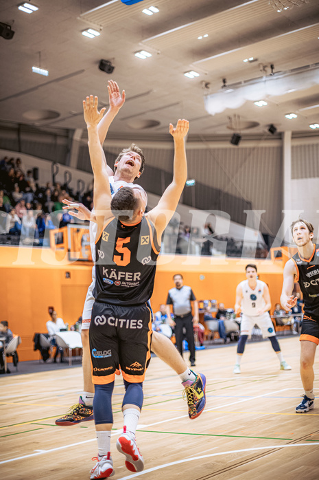 Basketball, Win2Day Superliga 2022/23, Grunddurchgang 11.Runde, Vienna Timberwolves, CITIES Panthers Fürstenfeld, Jonas John (99)