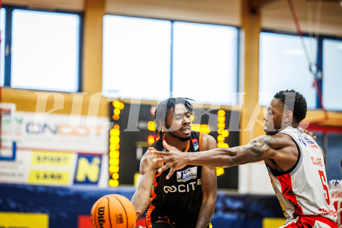 Basketball, win2day Basketball Superliga 2023/24, Grunddurchgang 1.Runde, Traiskirchen Lions, Fürstenfeld Panthers, 