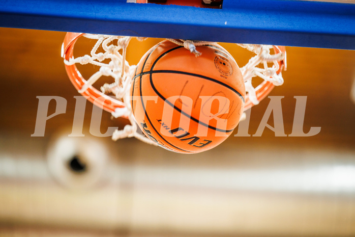 Basketball, win2day Basketball Superliga 2023/24, Grunddurchgang 1.Runde, Traiskirchen Lions, Fürstenfeld Panthers, #featured #spielball #wilson