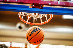 Basketball, win2day Basketball Superliga 2023/24, Grunddurchgang 1.Runde, Traiskirchen Lions, Fürstenfeld Panthers, #featured #spielball #wilson