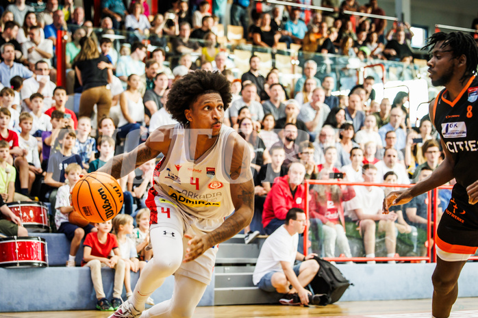 Basketball, win2day Basketball Superliga 2023/24, Grunddurchgang 1.Runde, Traiskirchen Lions, Fürstenfeld Panthers, Demarcus Demonia (4)