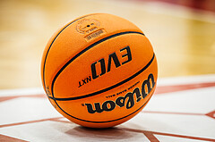 Basketball, win2day Basketball Superliga 2023/24, Grunddurchgang 1.Runde, Traiskirchen Lions, Fürstenfeld Panthers, #featured #spielball #wilson