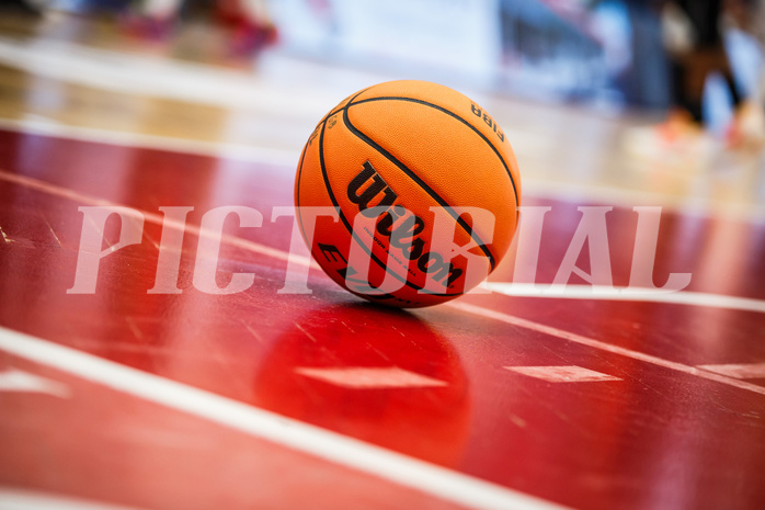 Basketball, win2day Basketball Superliga 2023/24, Grunddurchgang 1.Runde, Traiskirchen Lions, Fürstenfeld Panthers, #featured #spielball #wilson