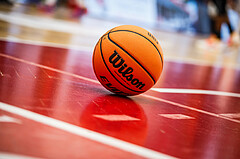Basketball, win2day Basketball Superliga 2023/24, Grunddurchgang 1.Runde, Traiskirchen Lions, Fürstenfeld Panthers, #featured #spielball #wilson