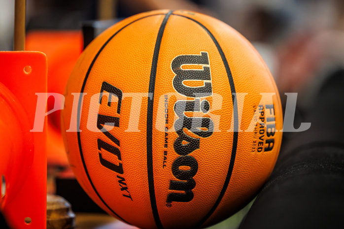 Basketball, win2day Basketball Superliga 2023/24, Grunddurchgang 1.Runde, Traiskirchen Lions, Fürstenfeld Panthers, #featured #spielball #wilson