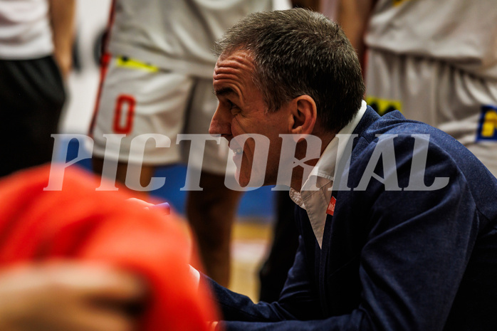 Basketball, win2day Basketball Superliga 2023/24, Viertelfinale Spiel 3, Traiskirchen Lions, SKN St.Pölten, Radomir Mijanovic (Head Coach)