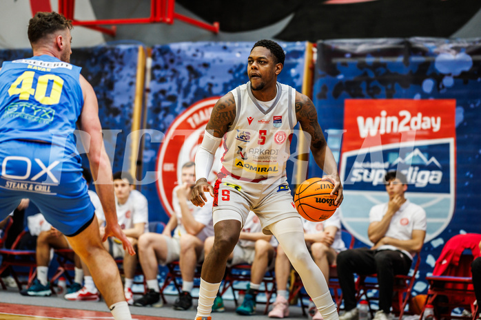 Basketball, win2day Basketball Superliga 2023/24, Viertelfinale Spiel 3, Traiskirchen Lions, SKN St.Pölten, Davon Clare (5)