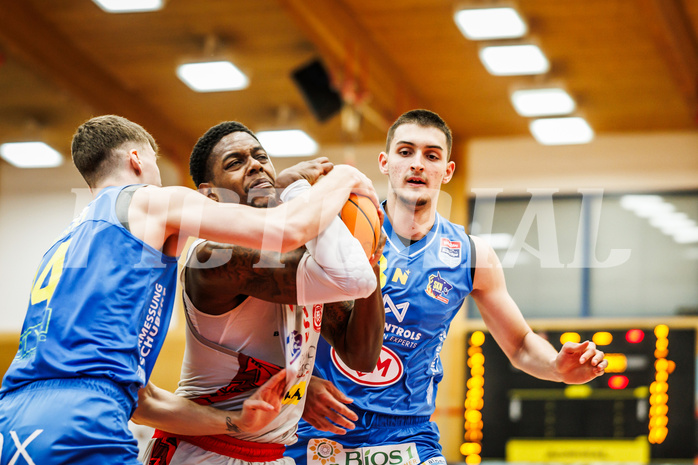 Basketball, win2day Basketball Superliga 2023/24, Viertelfinale Spiel 3, Traiskirchen Lions, SKN St.Pölten, Davon Clare (5)