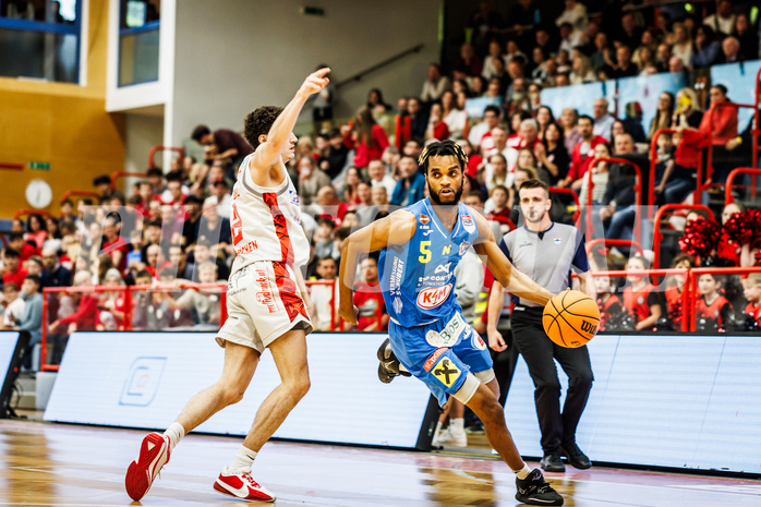Basketball, win2day Basketball Superliga 2023/24, Viertelfinale Spiel 3, Traiskirchen Lions, SKN St.Pölten, Michael Anthony Randolph Jr. (5)