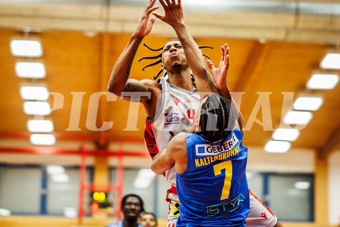 Basketball, win2day Basketball Superliga 2023/24, Viertelfinale Spiel 3, Traiskirchen Lions, SKN St.Pölten, Demarcus Demonia (4)