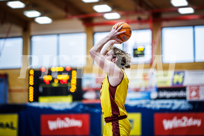 Basketball, Basketball Zweite Liga 2024/25, Grunddurchgang 19.Runde, Traiskirchen Lions NexGen, Wörthersee Piraten, Georg Gentner (6)