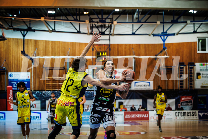 Basketball, Basketball Austria Cup 2022/23, Herren Finale, Gmunden Swans, UBSC Graz, D. Lautier-Ogunleye (23)