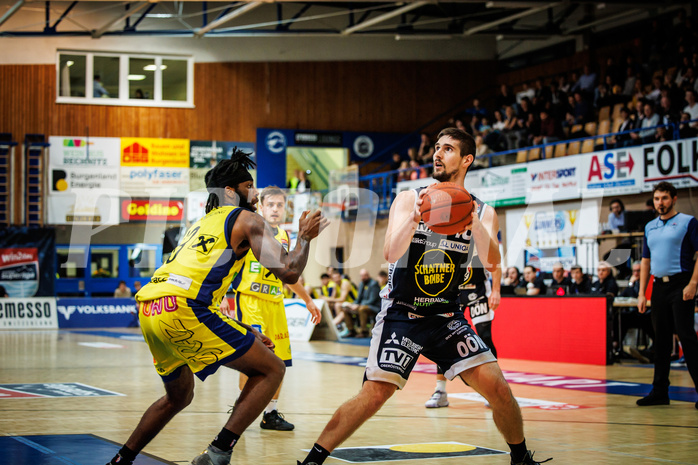Basketball, Basketball Austria Cup 2022/23, Herren Finale, Gmunden Swans, UBSC Graz, Toni Blazan (10)