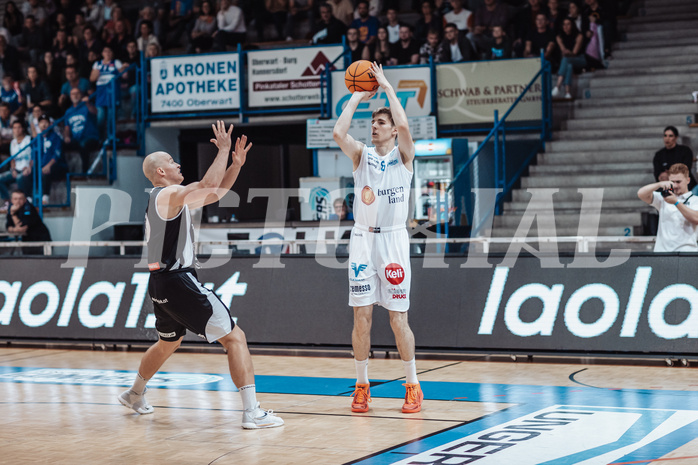 Basketball, Basketball Superliga 2023/24, Grundduchgang Runde 4., Oberwart Gunners, Kapfenberg Bulls, David Voetsch (9), Florian Koeppel (8)